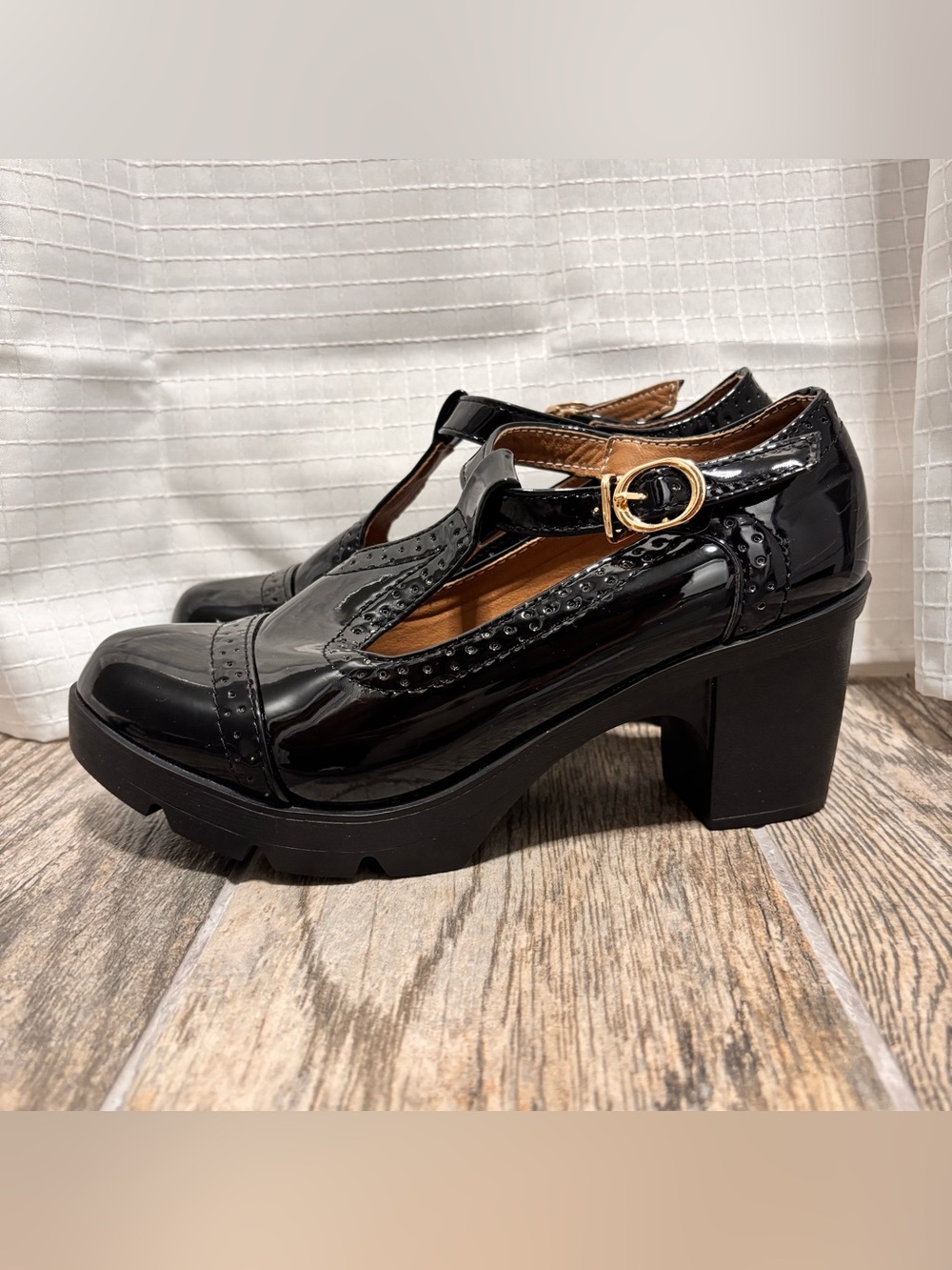 Dadawen Black Mary Jane Chunky Platform Heel T-Strap Shoe Shiny y2K Womens 8.5 - Picture 3 of 8